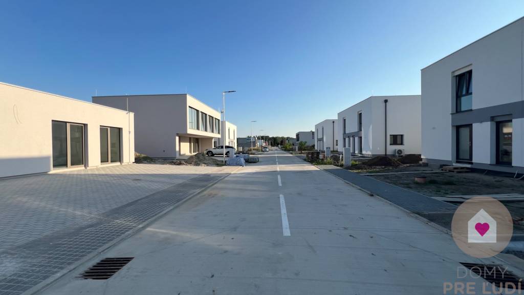 Kráľova pri SENCI - Bývajte už tento rok v novom dome - 3