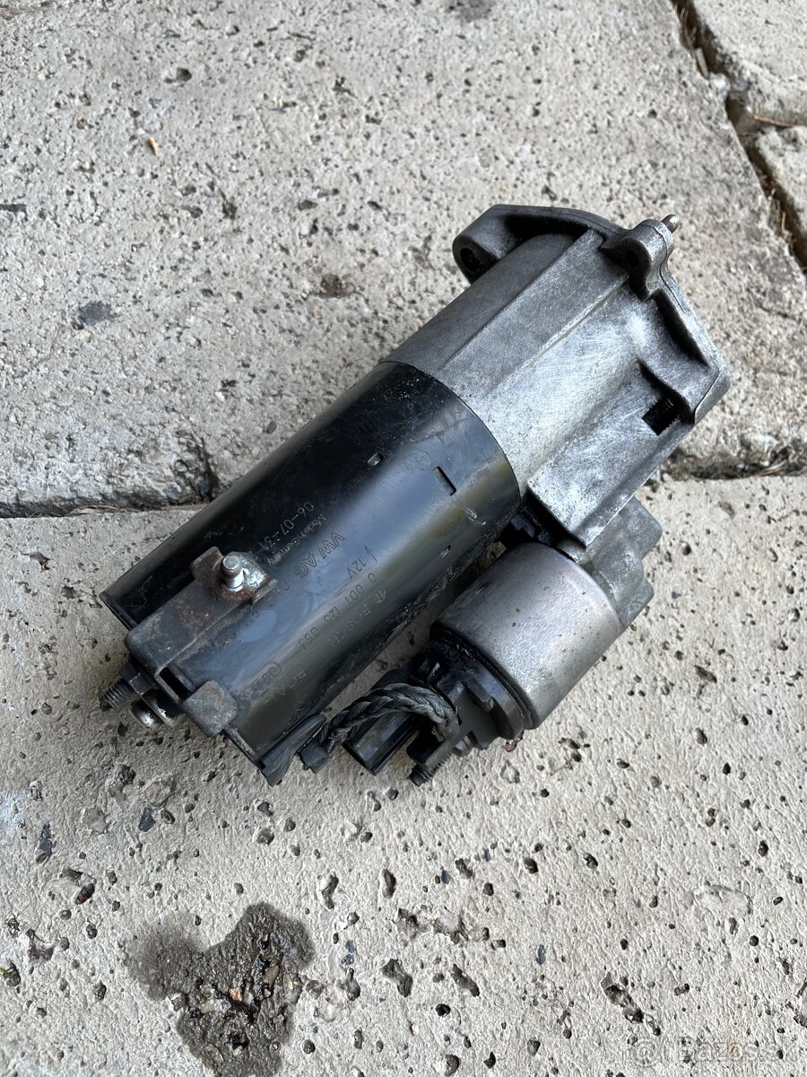 Štartér audi a4 b7 - 3