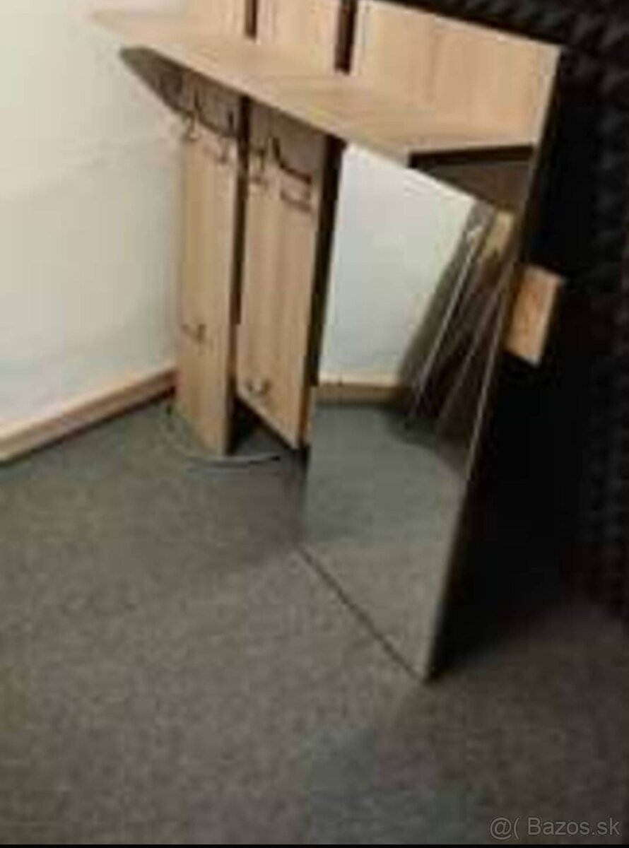 predamá vešiak so zrkadlom do chodby - 3