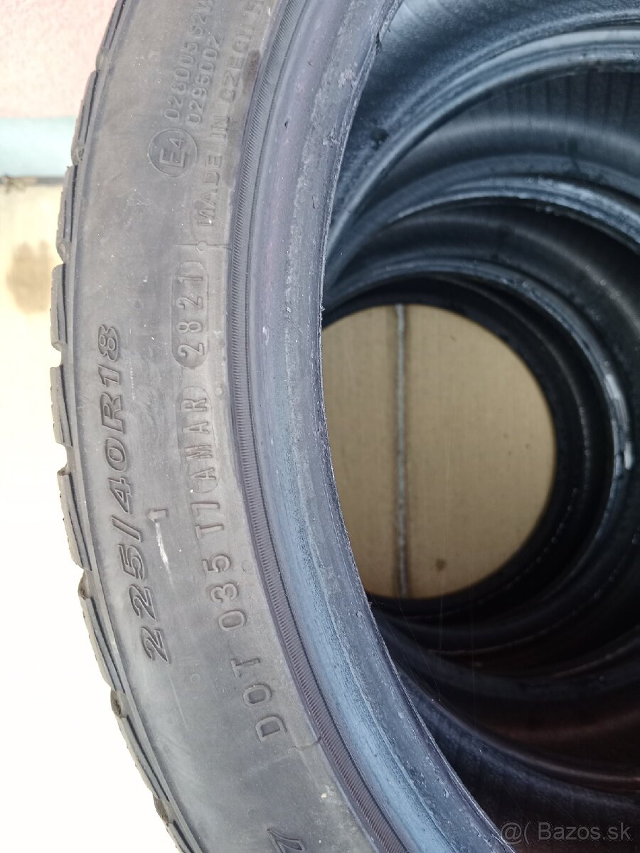 Gumy 225/40r18 - 3