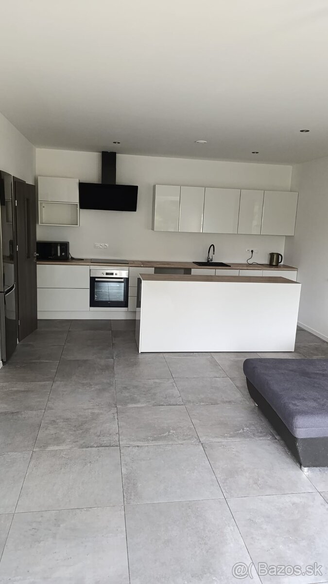 Prenájom rodinný dom Zubrohlava - 3