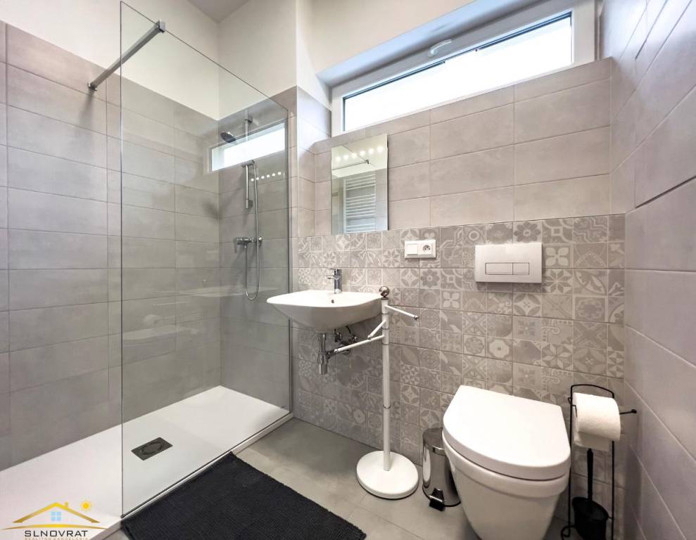 1-izbový byt s terasou a predzáhradkou - 3