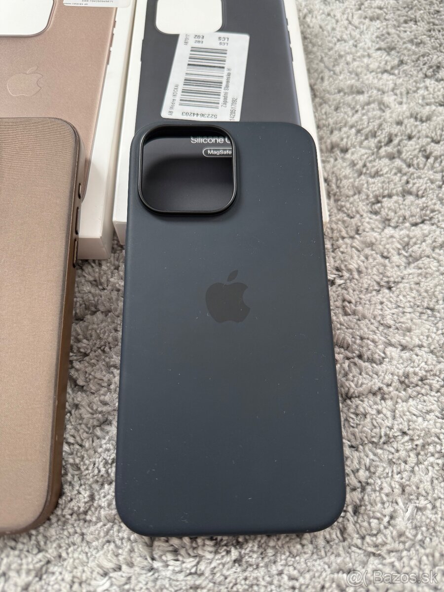 Obaly na iPhone 15 Pro max - 3