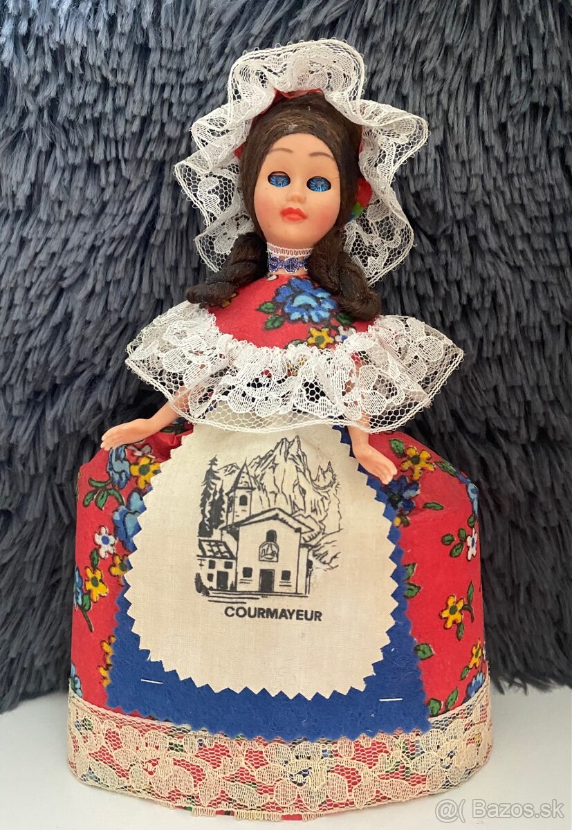 Stara babika s klipkajuciimi ockami - 3