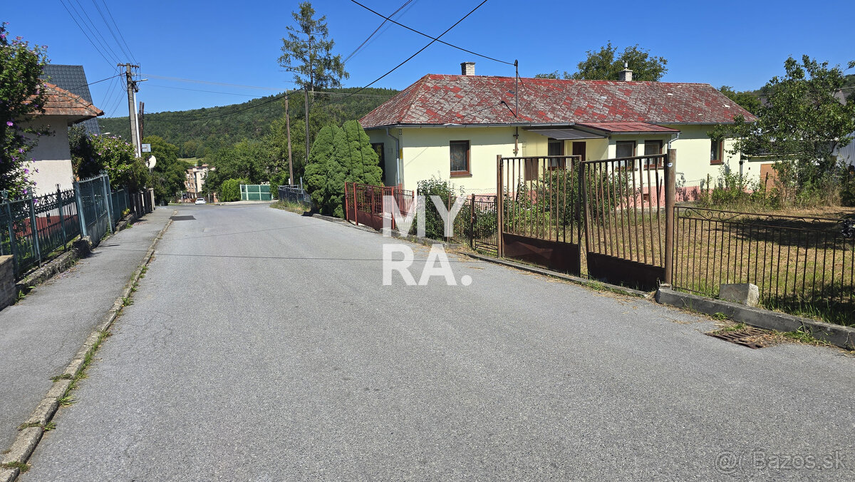 Stavebný pozemok v centre obce Gregorovce. - 3