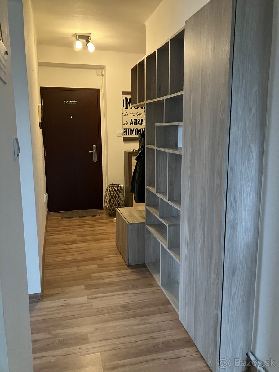 2-izbový byt, 17. Novembra - 3