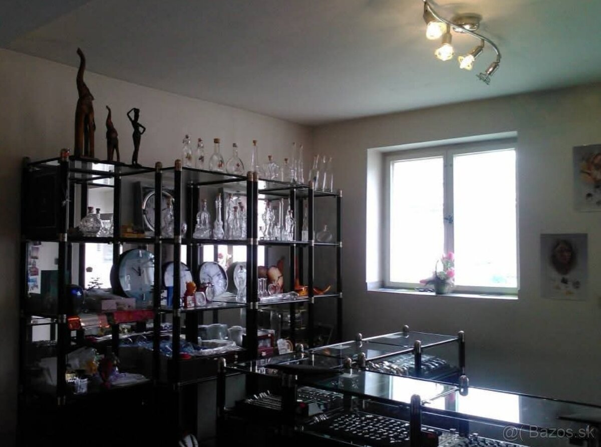 Pulty do predajne - 3