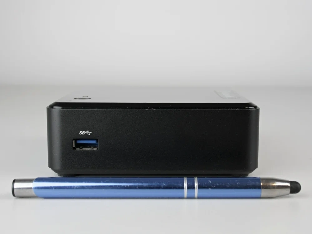 Intel NUC Kit DC53427HYE - 8GB RAM, 256GB SSD, ZÁRUKA, OS - 3