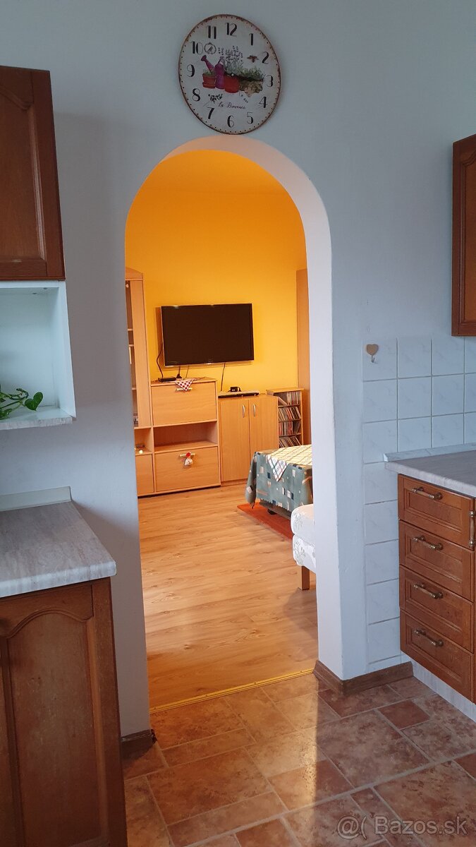 Prenájom 2-izbový byt Podháj BB - 3