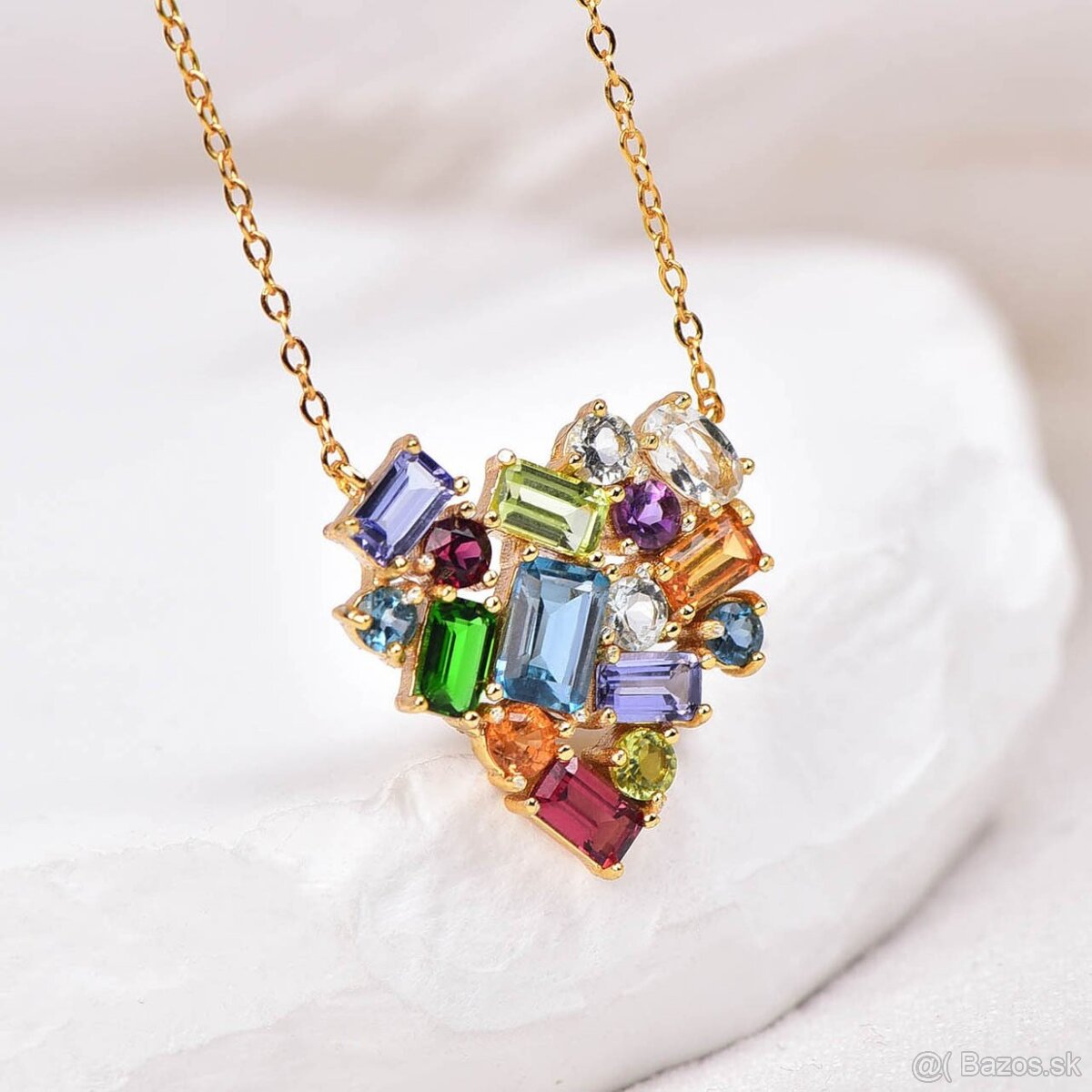 Retiazka s príveskom v tvare srdca s drahokamami - 3