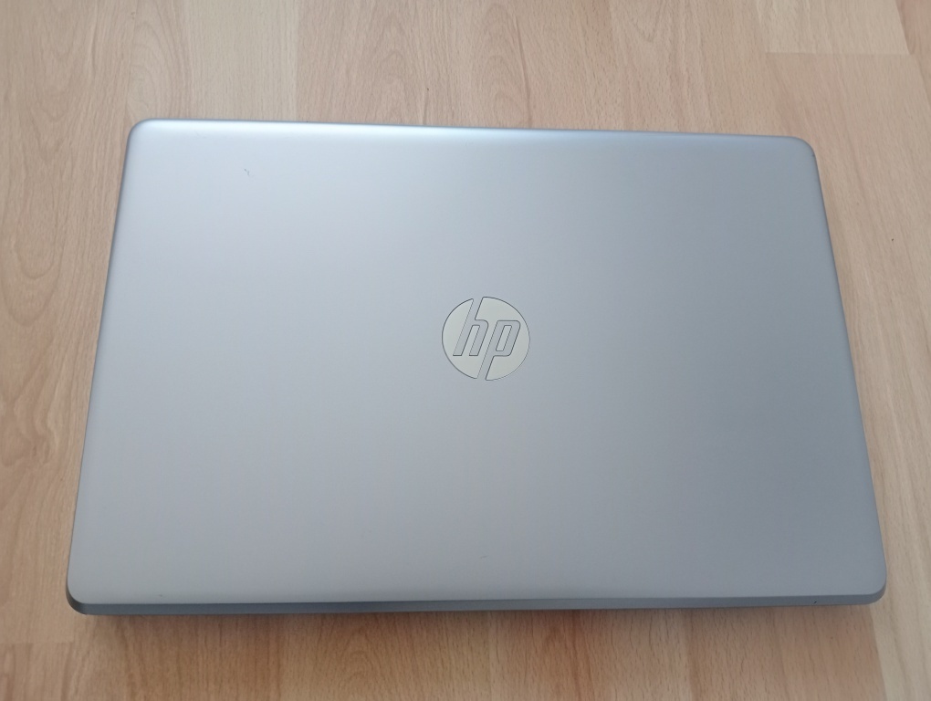 predám Hp 250 g6 / Intel core i5 / 16gb ram / 500gb ssd - 3