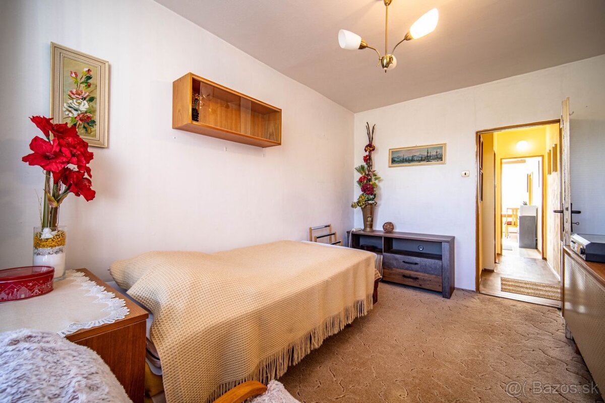 Udržiavaný 3-izbový byt v pôvodnom stave – Gagarinovo námest - 3