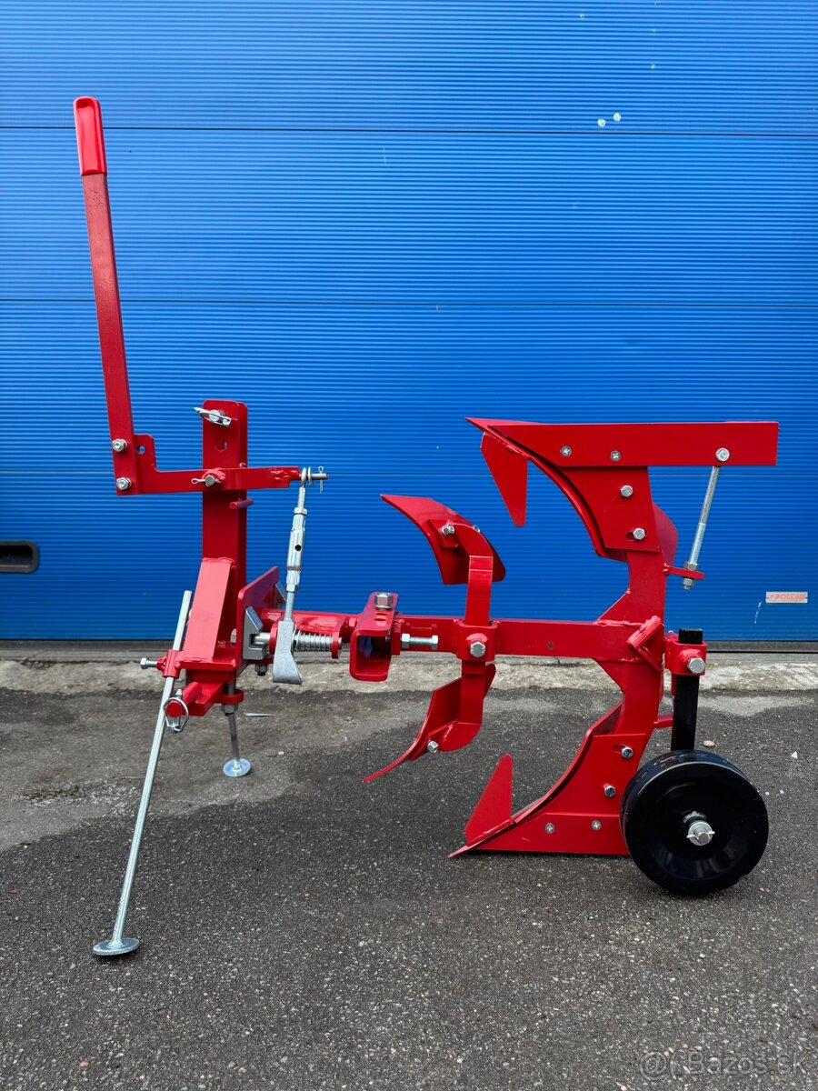 Pluh obracák LR104 za traktor - úplne nový - 3