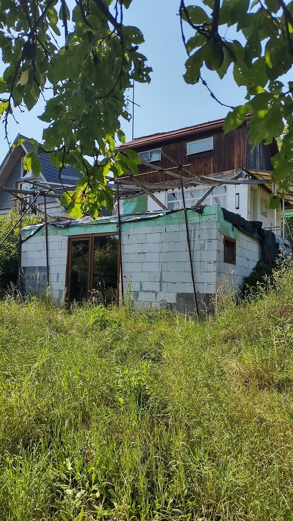 ZÁHRADA V KAVEČANOCH S ROZOSTAVANOU CHATOU - 3