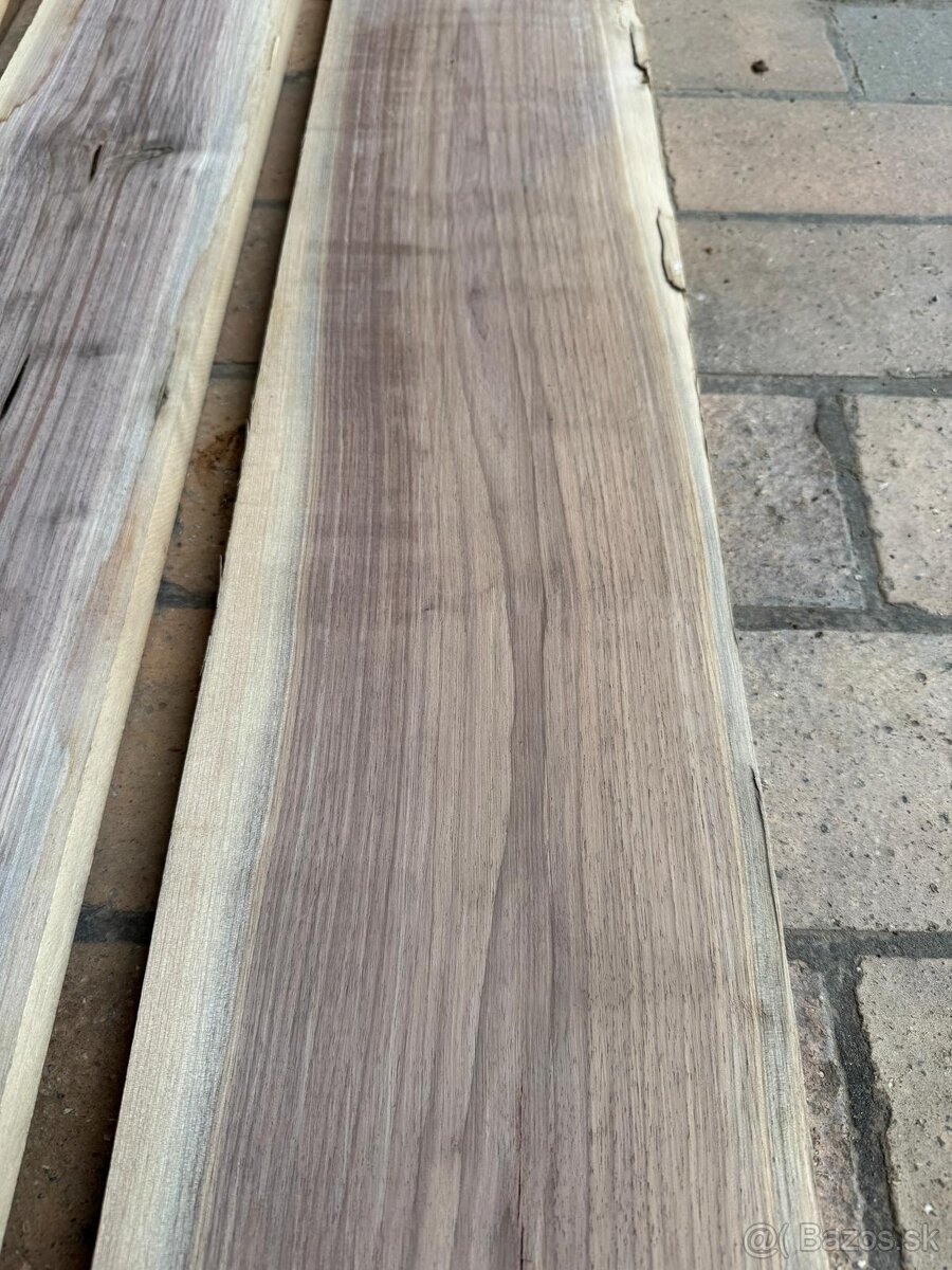 Orechové rezivo - suché dosky - 3