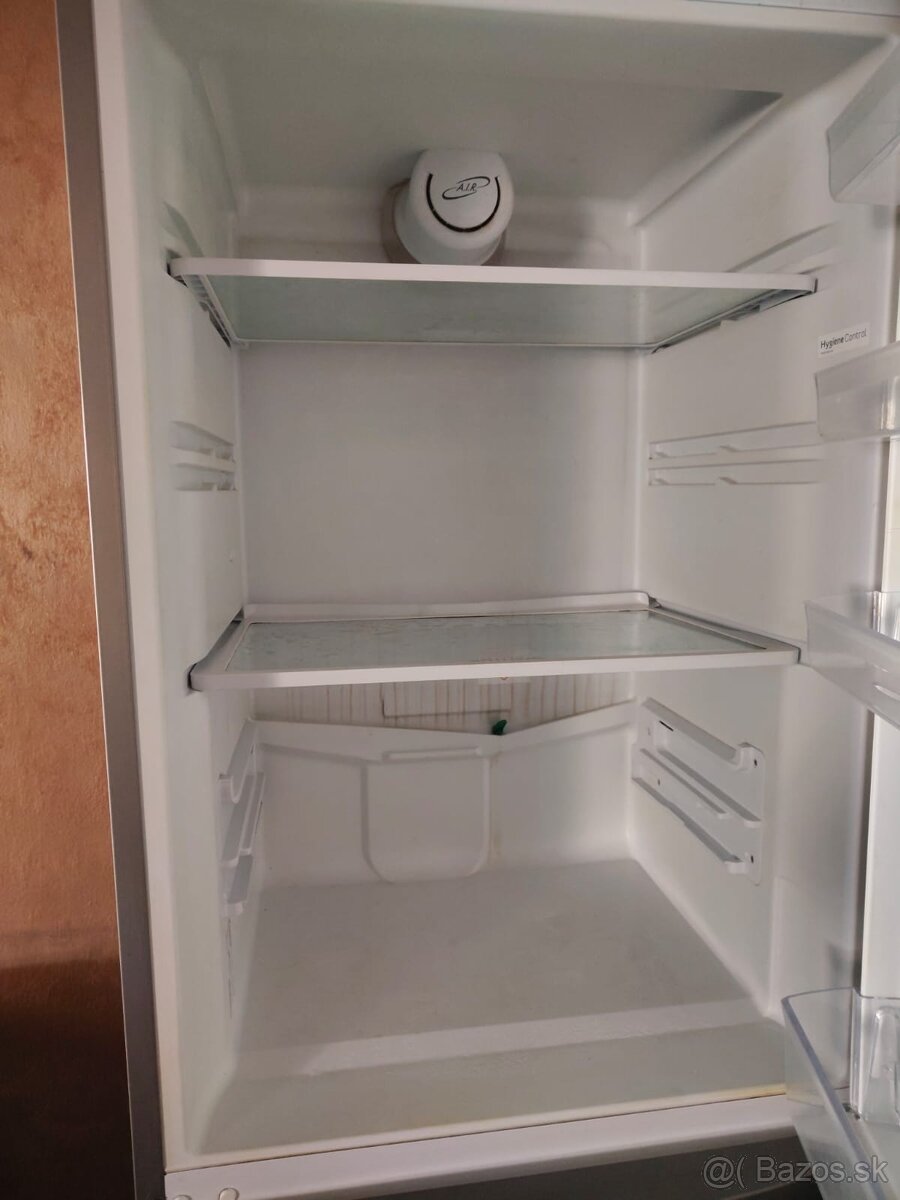 Chladnička Ariston - 3