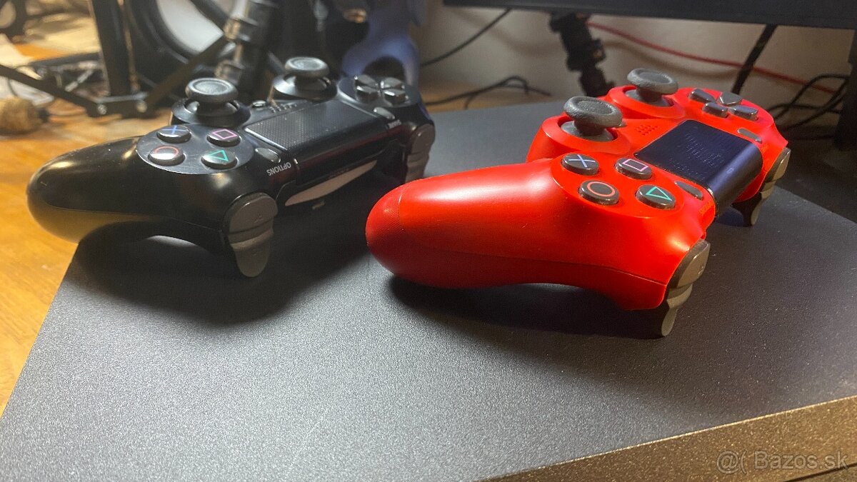 PlayStation 4 PRO 1TB - 3