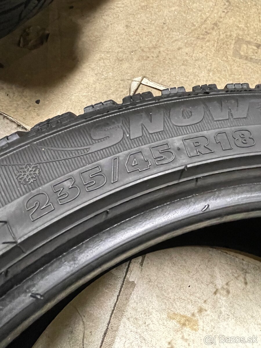 Sebring 235/45 R18 zimné - 3