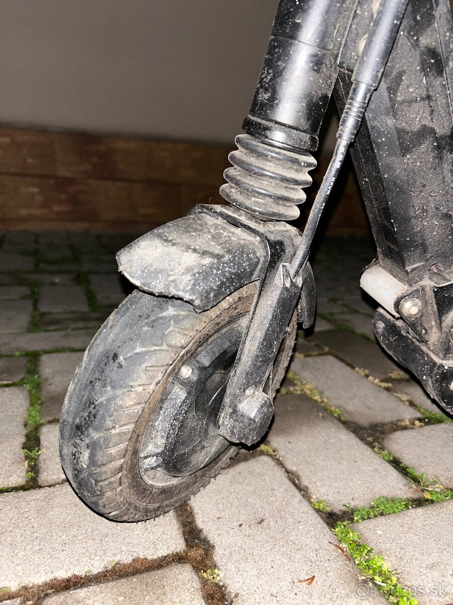 Kolobezka Elektrická KUGOO - 3