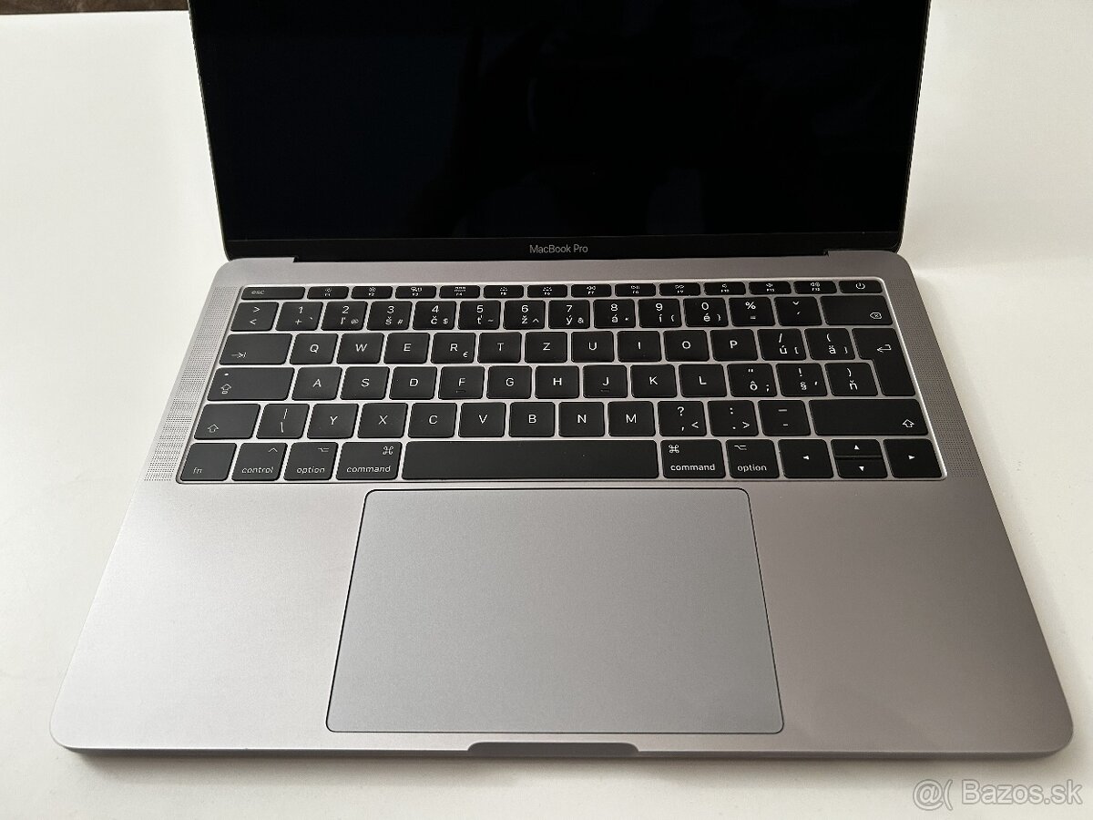 MacBook Pro 13" (2017) – Space Gray - 3
