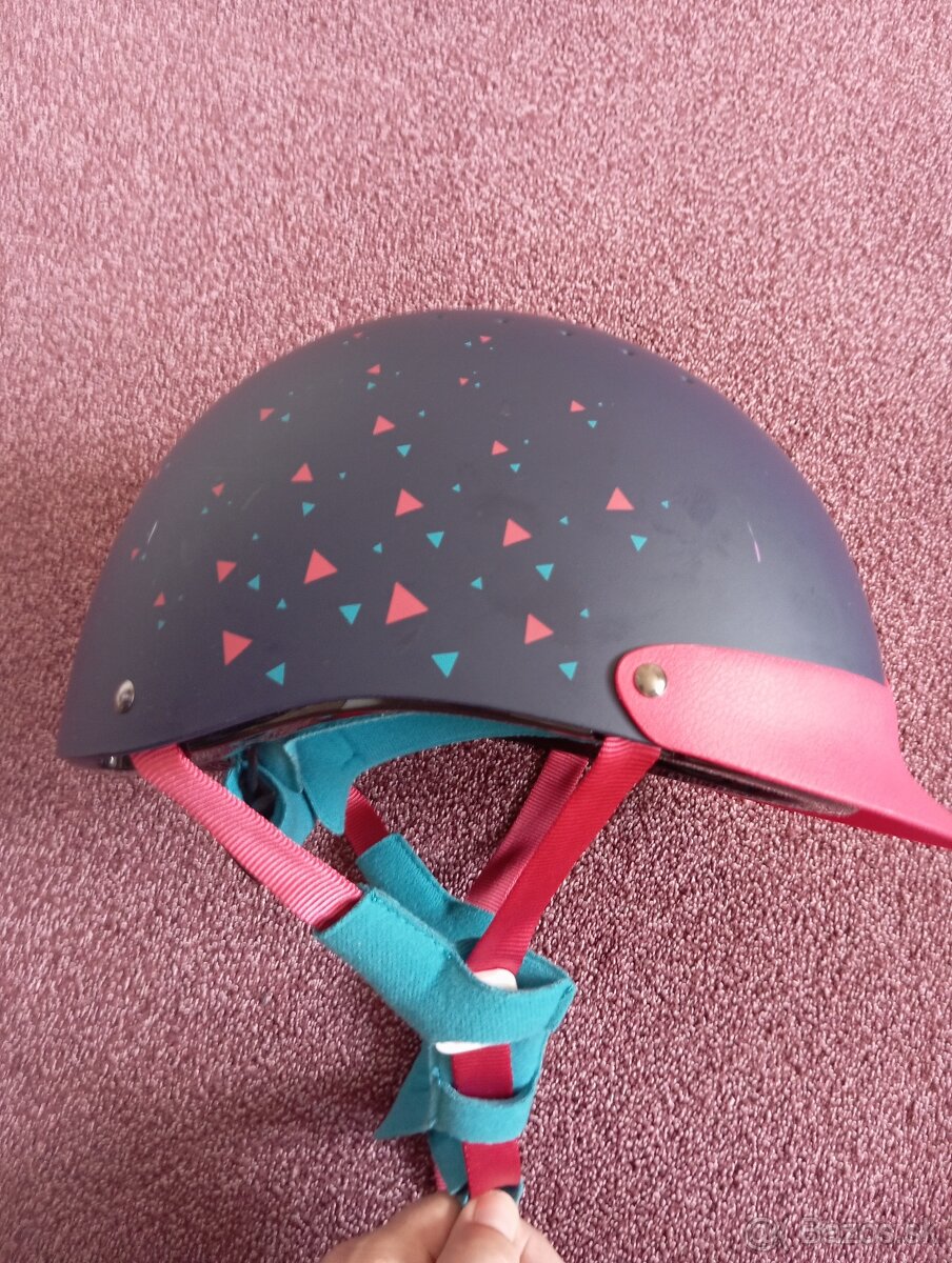 Výstroj na jazdenie na koni. - 3