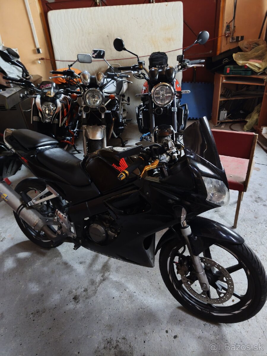 Honda cbr125r - 3