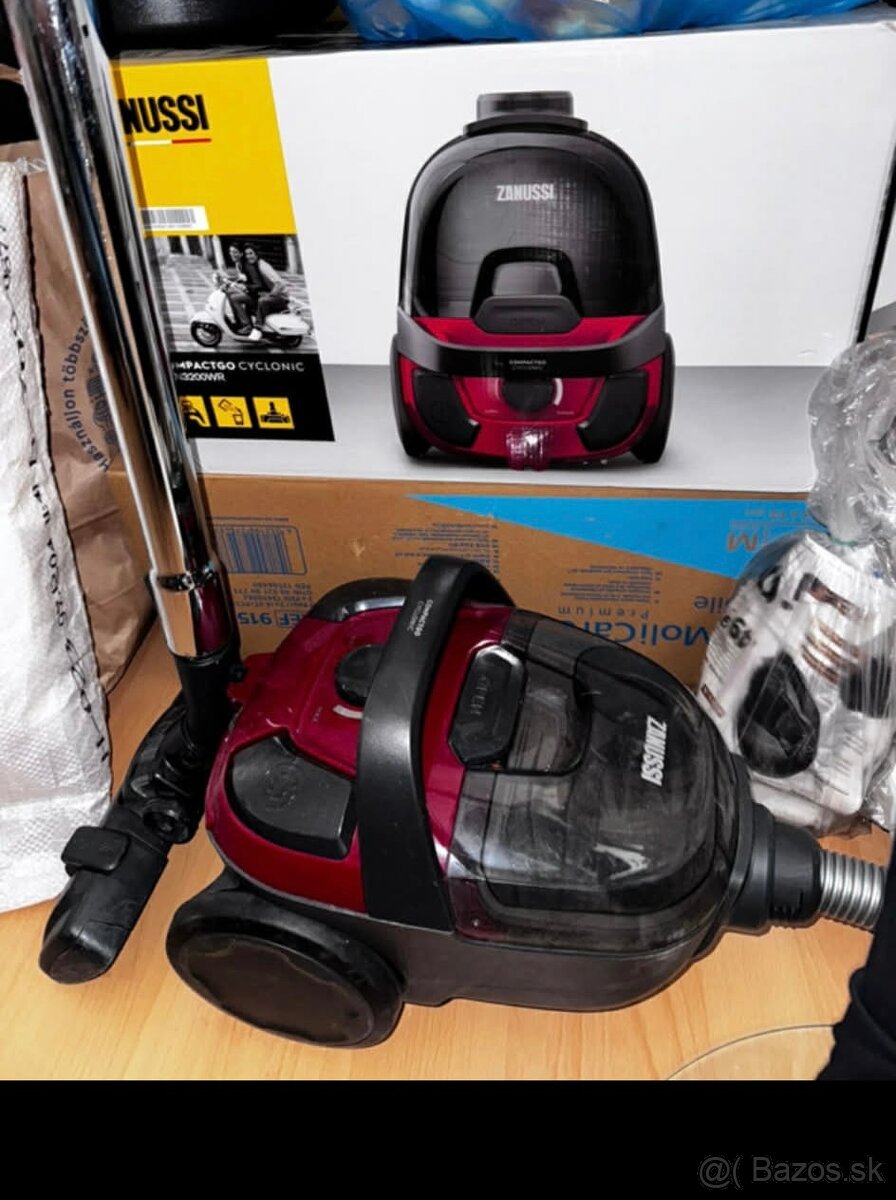 Vysávač Zanussi - 3