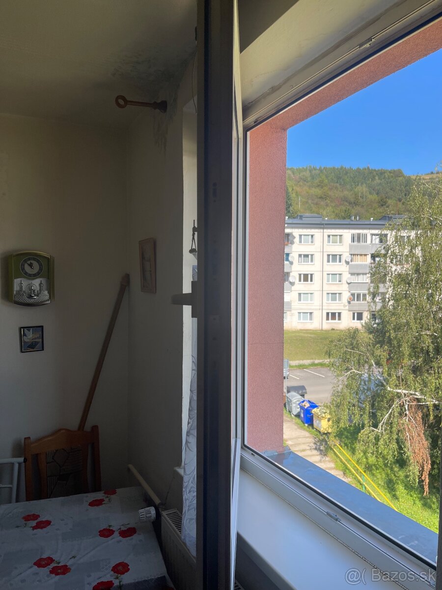 Práca - obhliadkára okien - 3