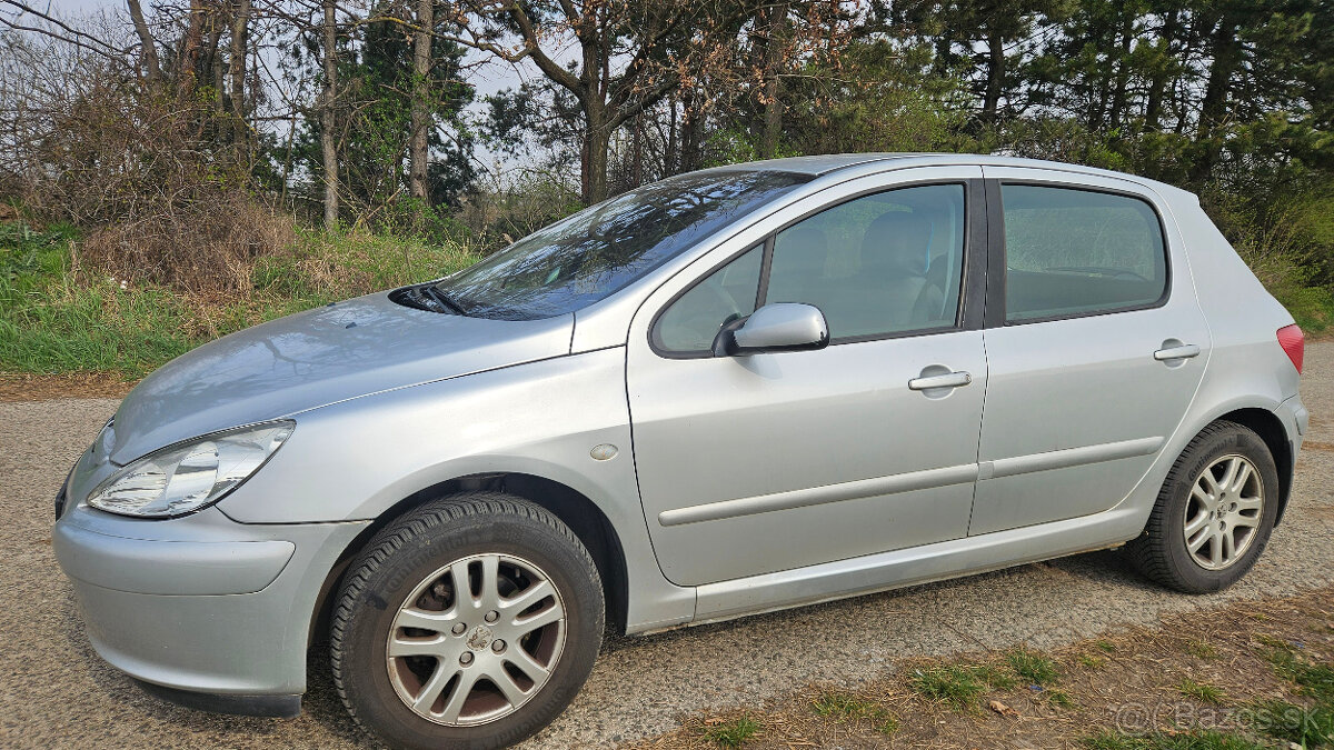 Peugeot 307 r. 2004 - 3