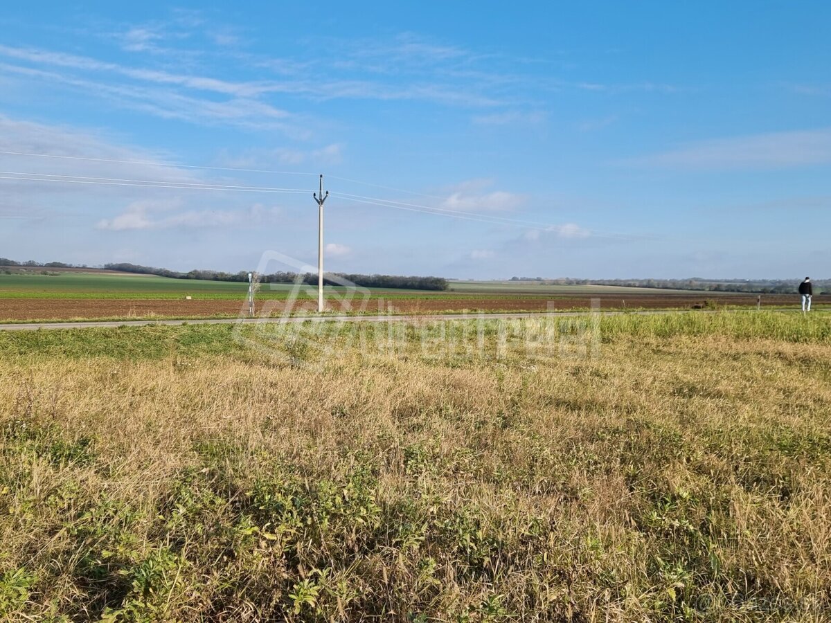 Rovinatý pozemok s možnosťou výstavby RD - 3