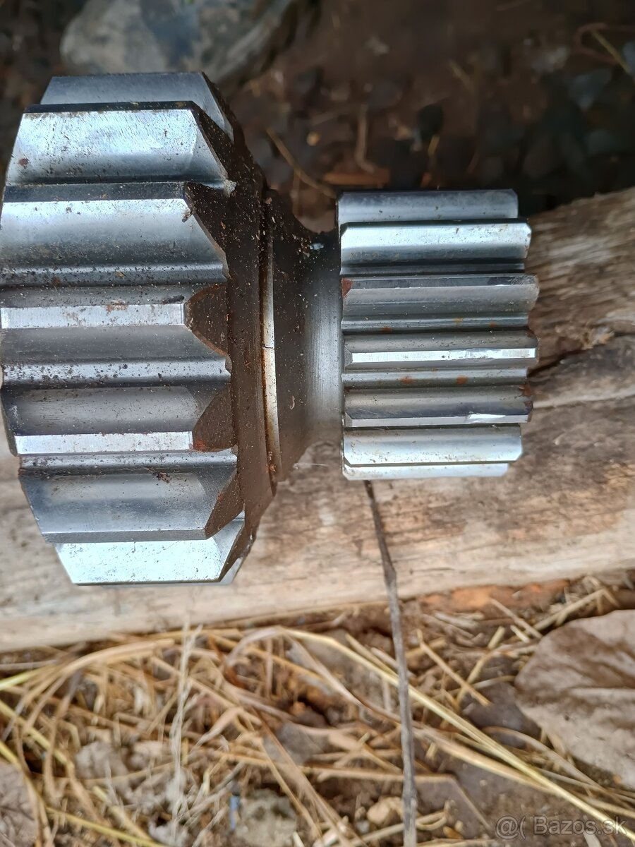 810 d vyvazacka diely napravy John Deere - 3