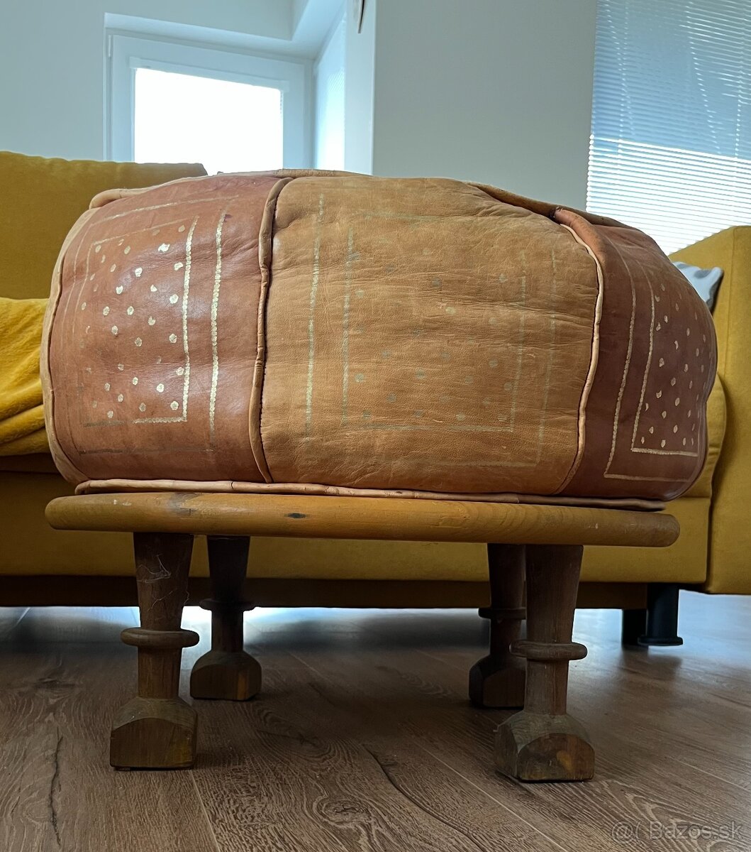 Orientálna kožená taburetka - 3