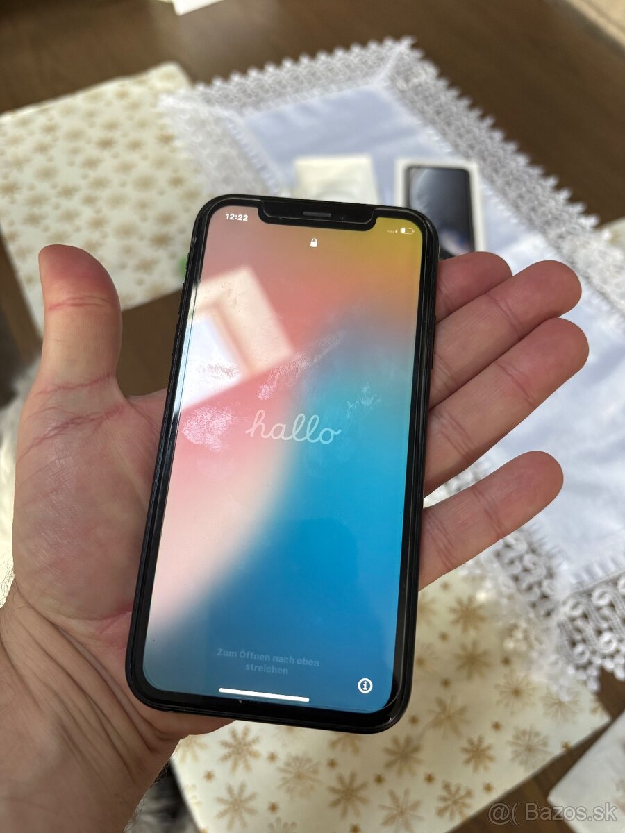 iPhone XR - 3