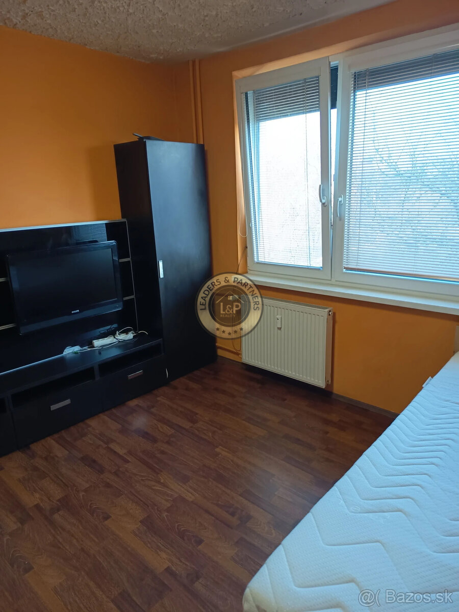 Na predaj garsónka v centre Galanty - 3