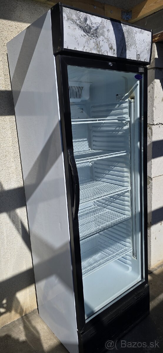 Vytrínová chladnička Carrier - 3