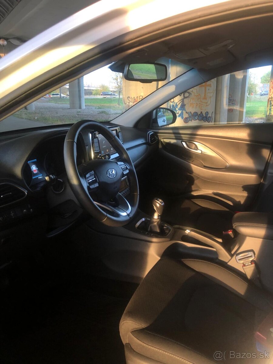 Hyundai Í30 kombi comfort extra 1.4 mpi - 3