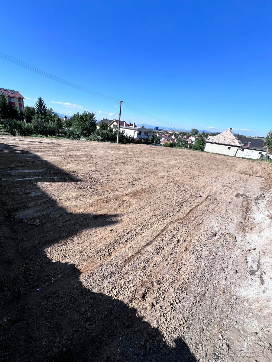 Stavebný pozemok v centre obce Krnča - 3