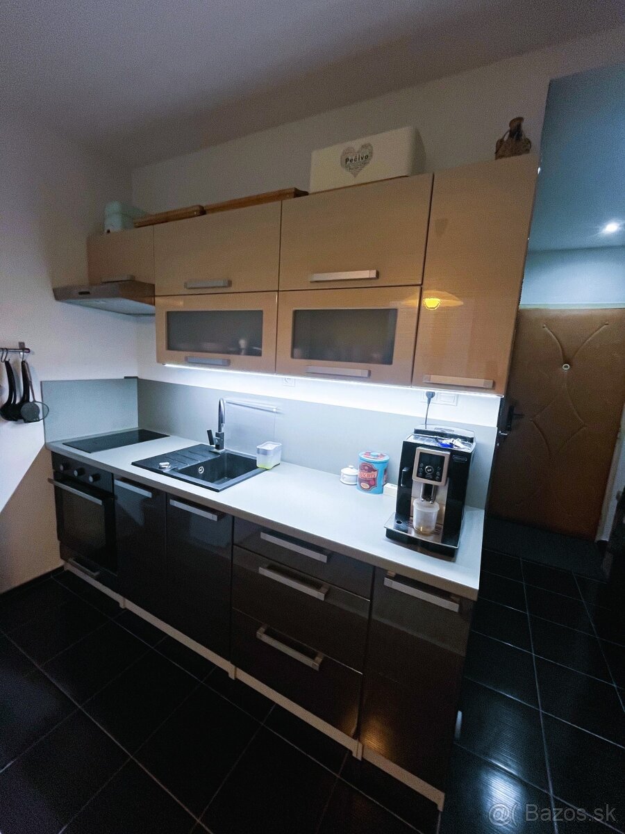 Krásny 1 izbový byt s balkónom, ul. Okružná-centrum, Levice - 3