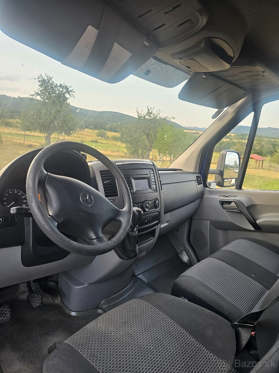 Mercedes-Benz Sprinter s hudraulickým čelom - 3
