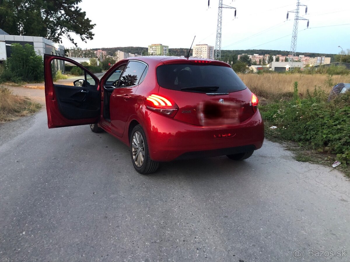 Predám Peugeot 208 - 3