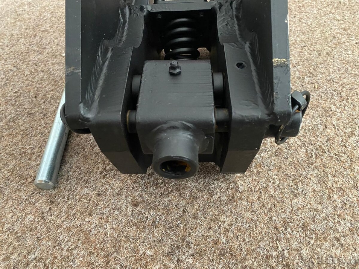 Mechanický rýchloupínač pre minibagre - 3