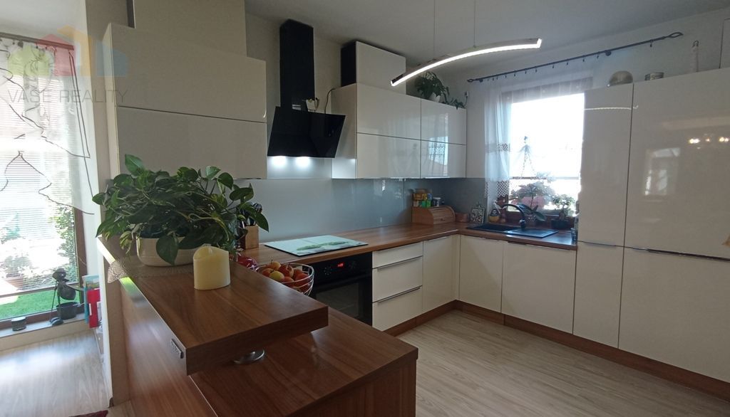 Novinka Rodinný dom s bazénom v lukratívnej lokalite - Nitr - 3