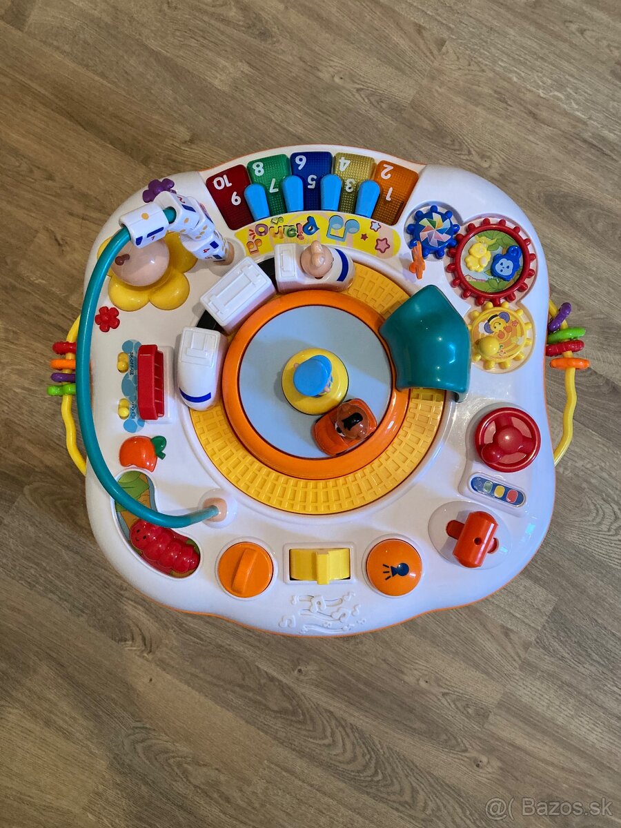 Interaktívny stolček New Baby s jazdiacim vláčikom - 3