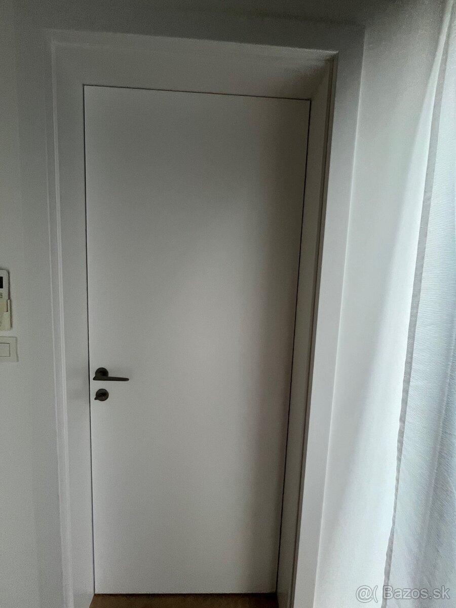 TOP ZĽAVA - Dvere 800 PRAVÉ 2100 mm Reverzné - 3