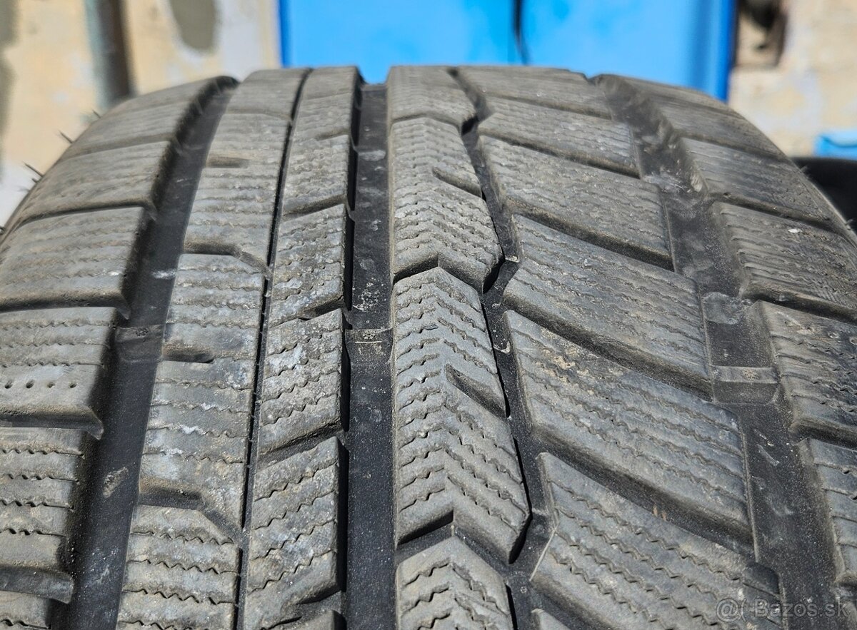 235/50 R18 - 3