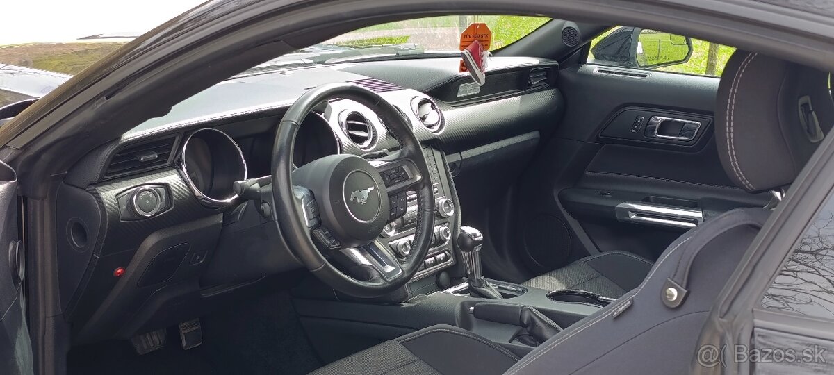Ford Mustang 3.7 - 3