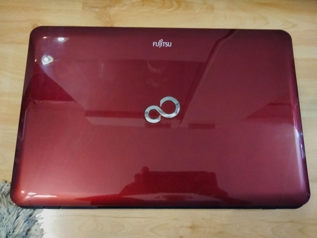 15,6" Fujitsu LifeBook / Intel B960 / 120gb ssd / 4gb ram / - 3