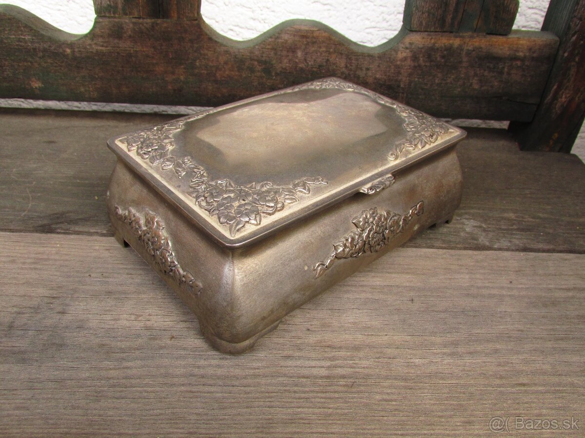 Stará kovová šperkovnica - 3