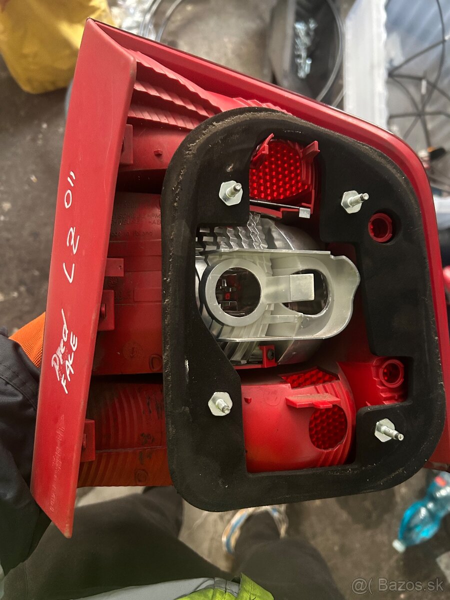 Octavia 2 svetlo - 3