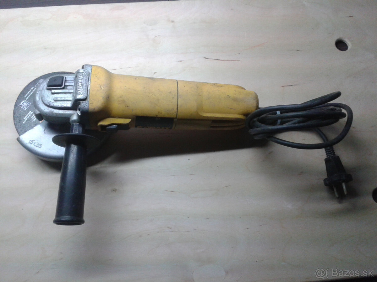 Dewalt uhlová brúska DW4117 - 3